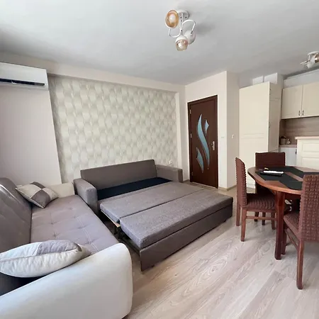 Okolchitsa - Stylish And Cozy * Βάρνα