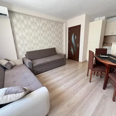 Okolchitsa - Stylish And Cozy Apartamento