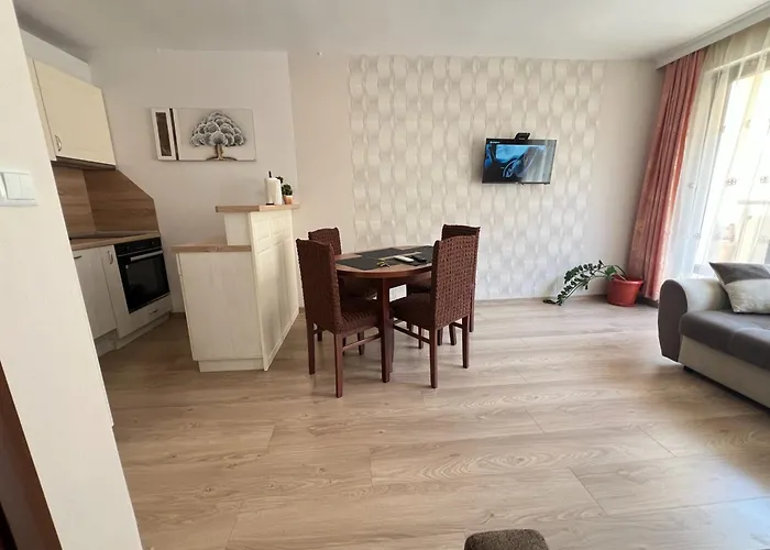 Apartment Okolchitsa - Stylish And Cozy Warna