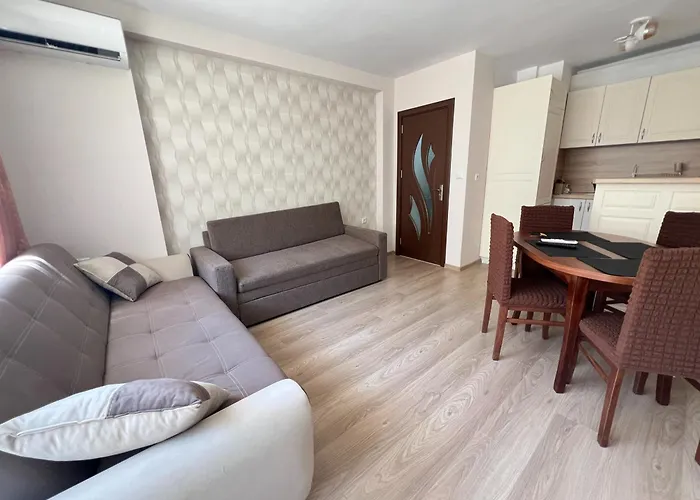 Okolchitsa - Stylish And Cozy Apartment