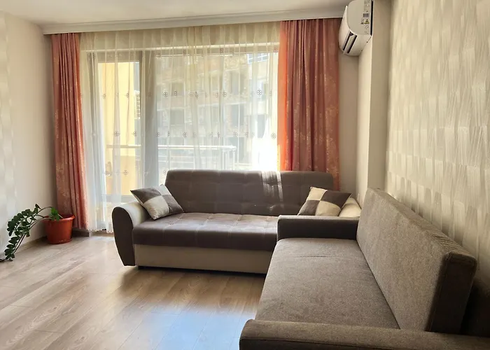 Apartment Okolchitsa - Stylish And Cozy Warna