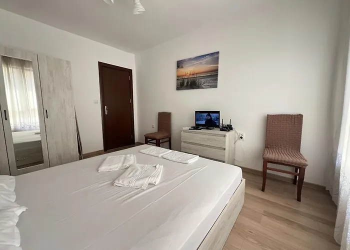 Apartment Okolchitsa - Stylish And Cozy Warna